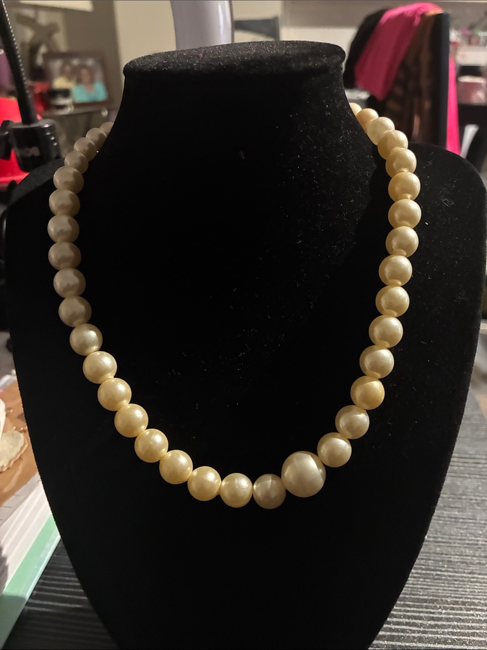 Classic Cream faux Pearl Necklace - Elegant Women's Jewelry
